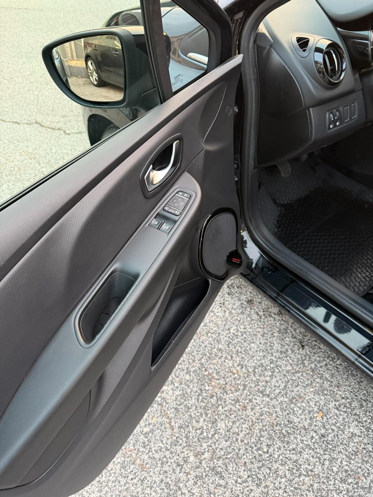 Renault Clio 1.2 75CV 5 porte Zen