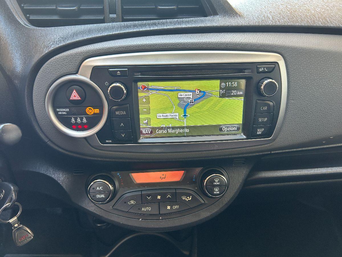 TOYOTA - Yaris - 1.4 D-4D 5p. Lounge NAVI TELECAMERA