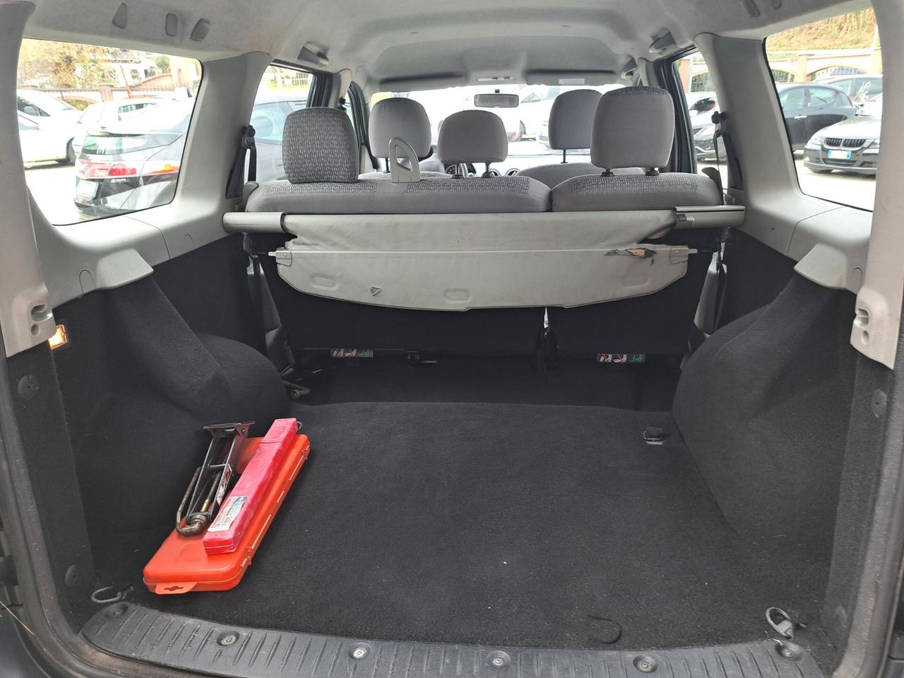 Dacia Logan MCV 1.6 BENZ /105 CV 16V 5 posti