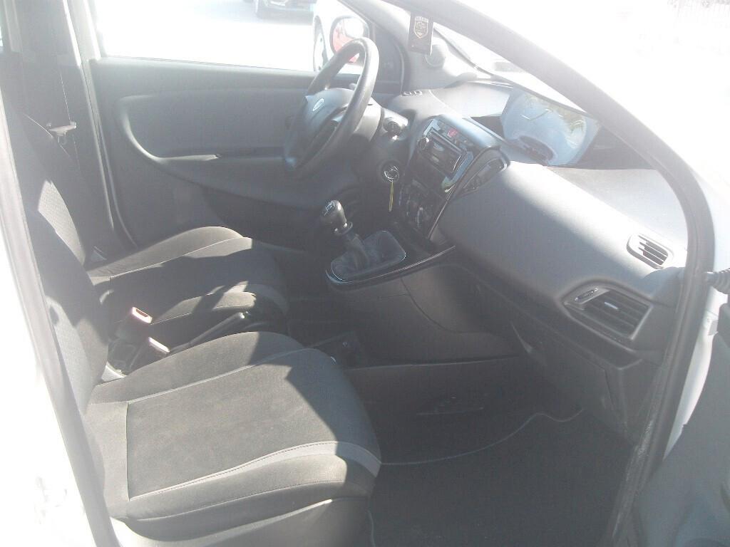 Lancia Ypsilon 1.2 69 CV 5 porte - 2017