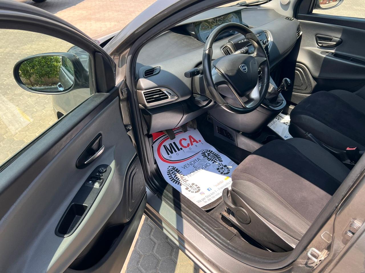 Lancia Ypsilon 1.3 MJT 16V 95 CV 5 porte S&S Silver