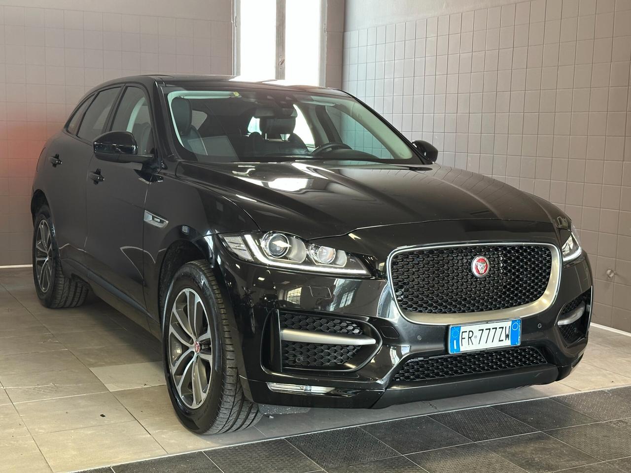 Jaguar F-Pace 2.0d R-Sport Awd 180cv autom