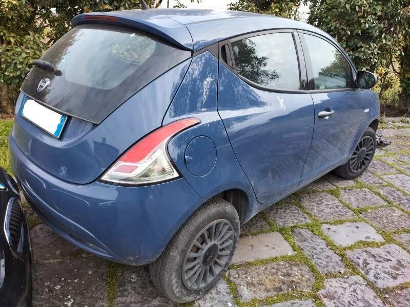 Lancia Ypsilon 0.9 TwinAir 85 CV 5 porte Metano Ecochic