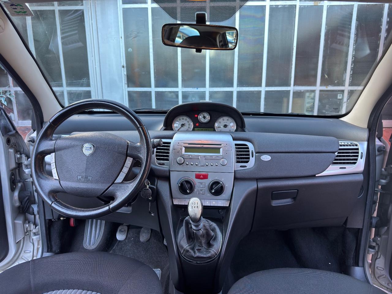 Lancia Ypsilon ADATTA A NEOPATENTATI 1.2 Argento