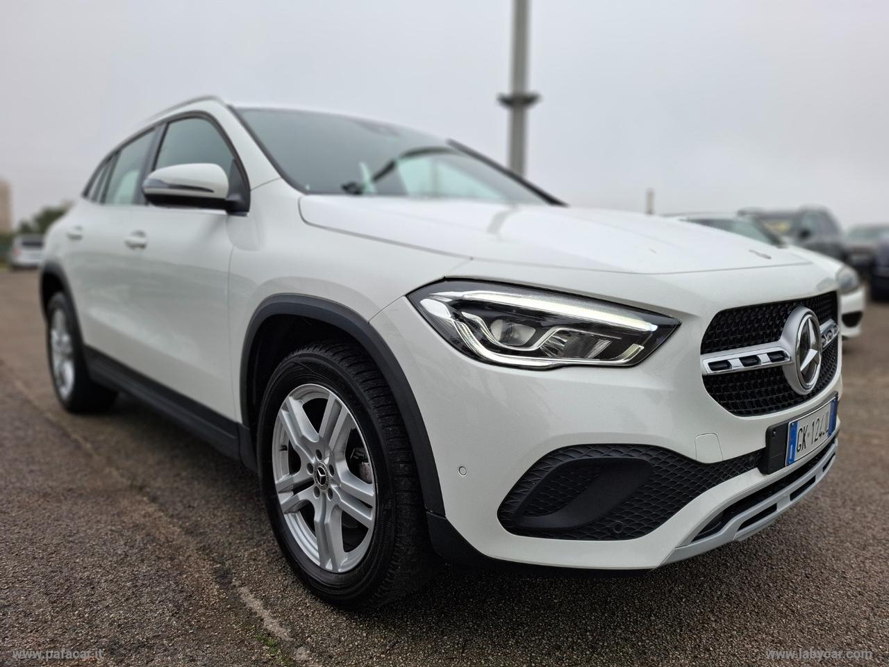 MERCEDES-BENZ GLA 200 d Automatic 4Matic Sport