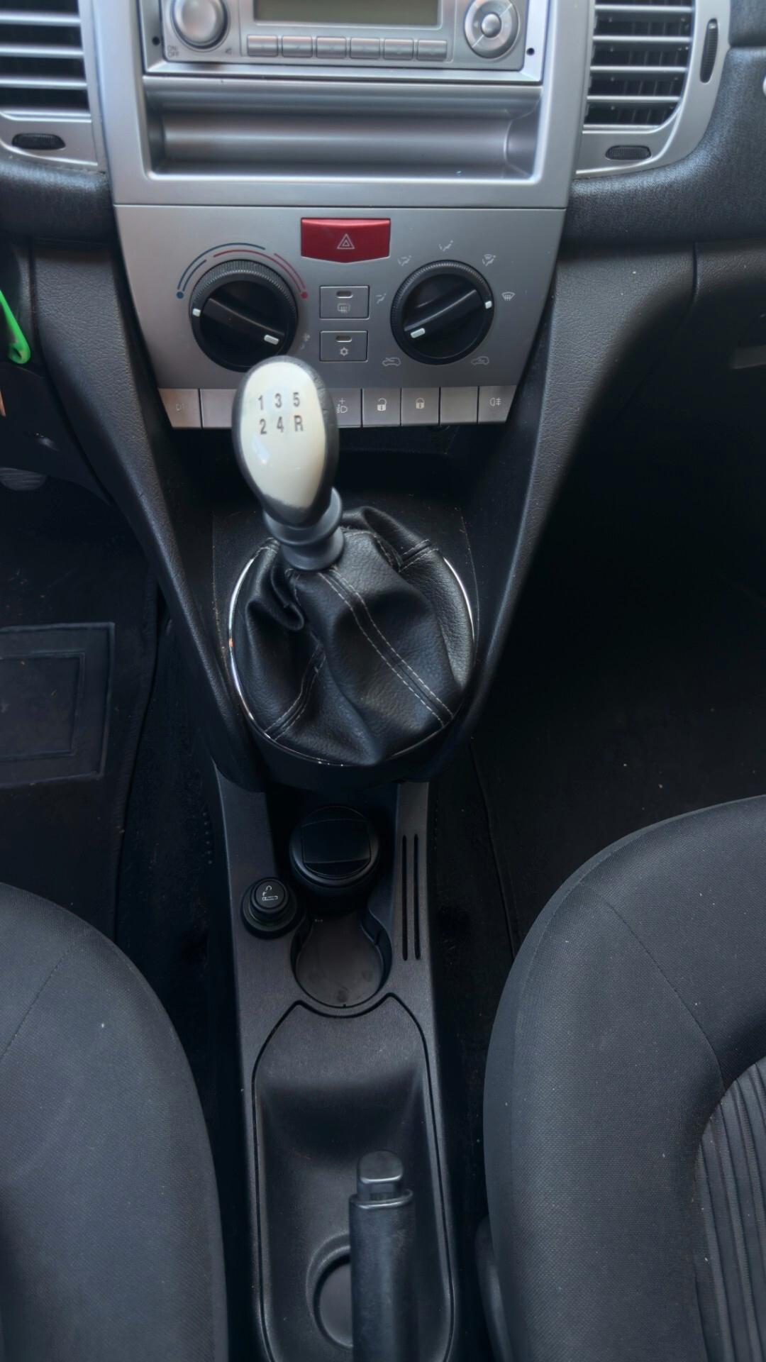 Lancia Ypsilon 1.2 Platino