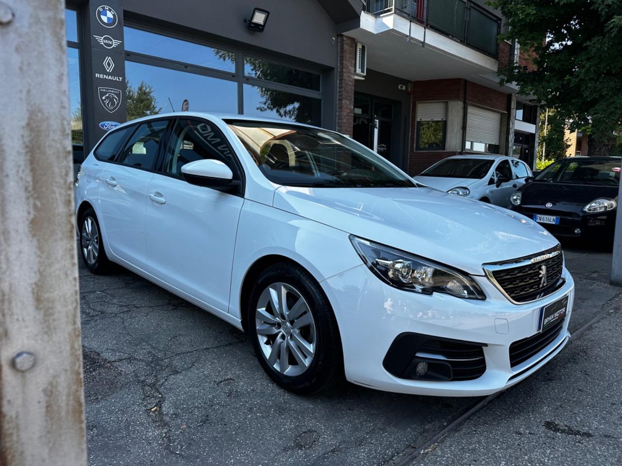 Peugeot 308 BlueHDi 130 S&S Business