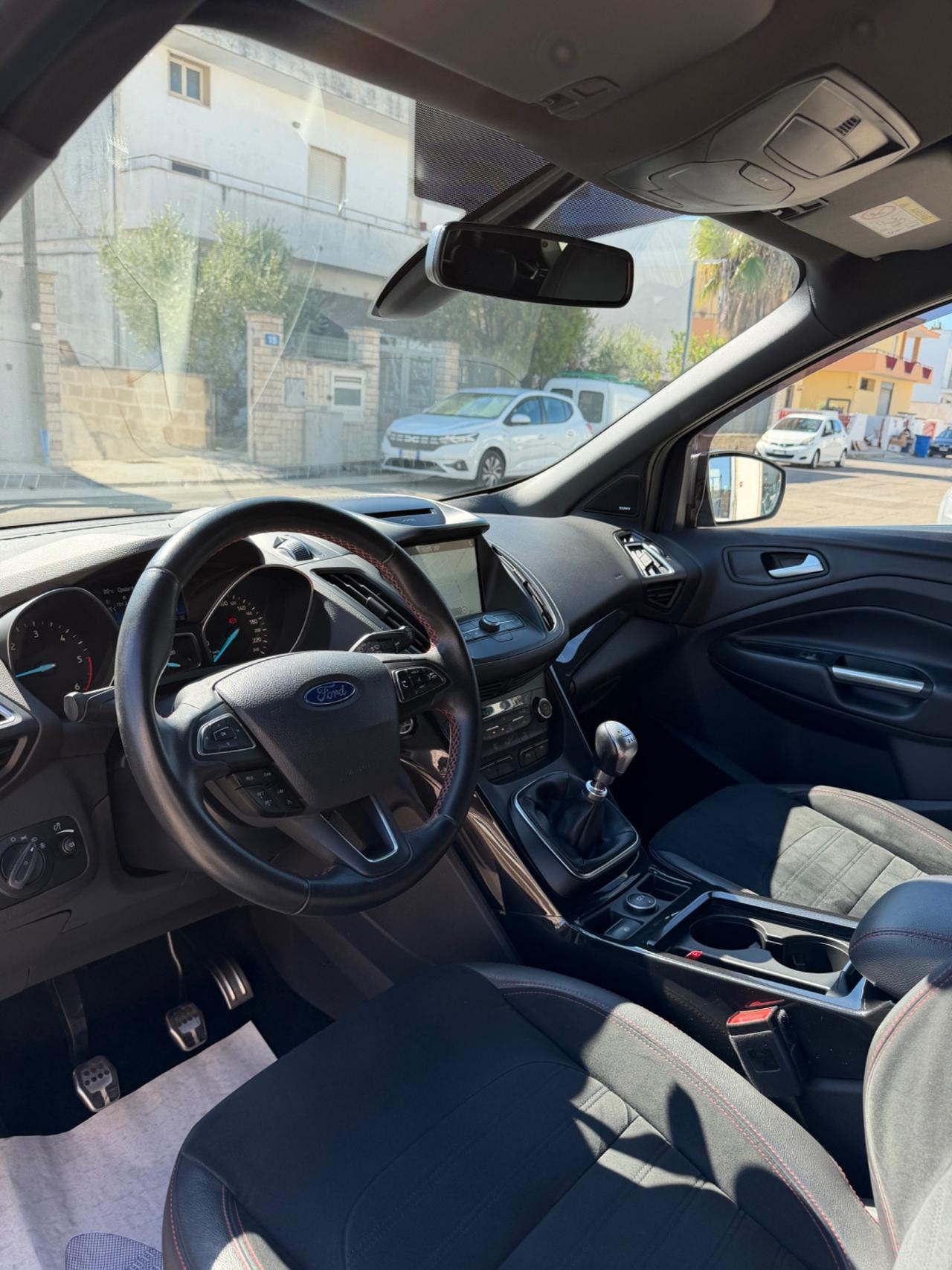 Ford Kuga 1.5 TDCI 120 CV ST-Line-12/2018-LED/NAVI/PELLE/18”