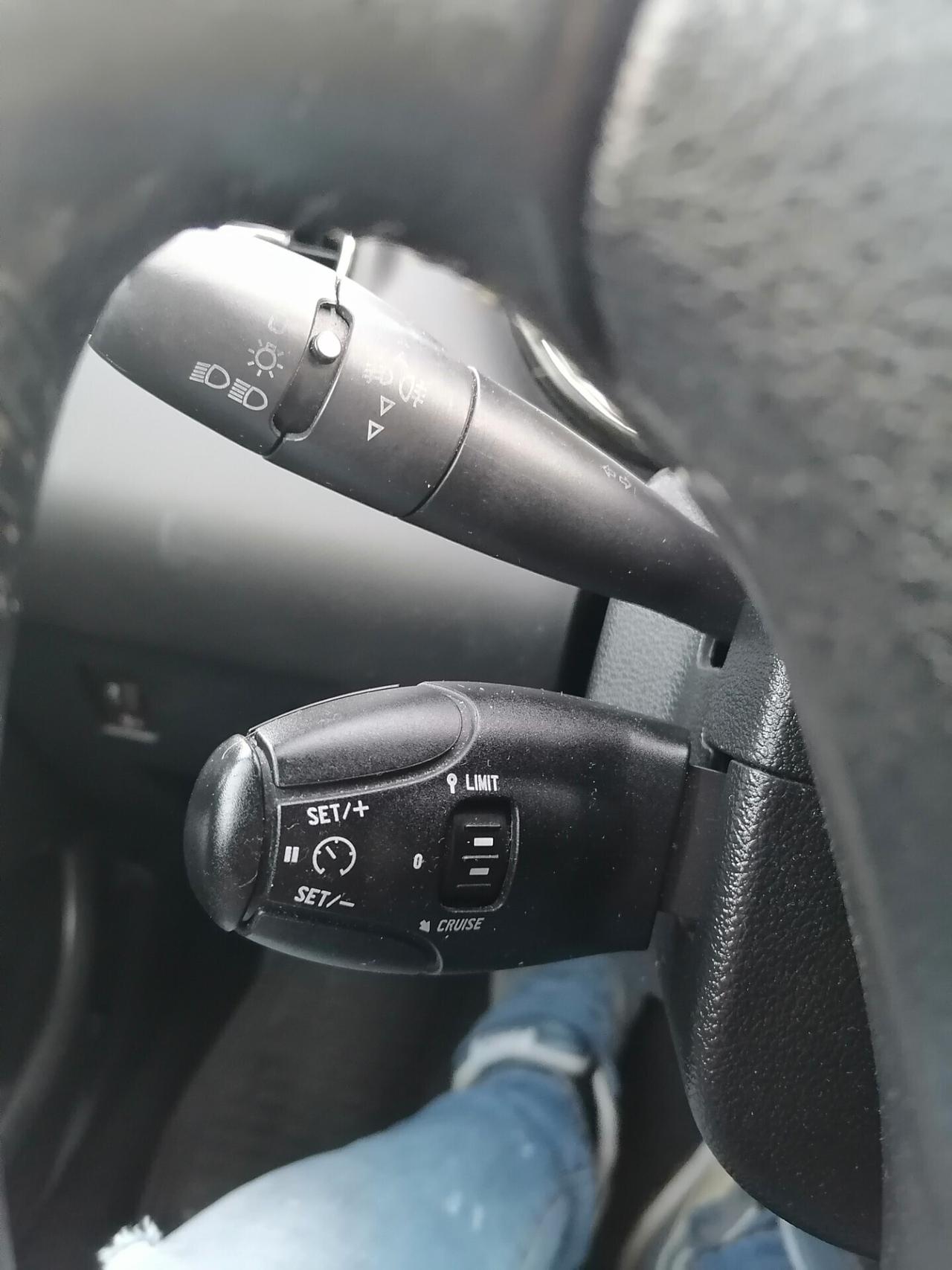 Peugeot 308 1.6 HDi 110CV 5p. Tecno