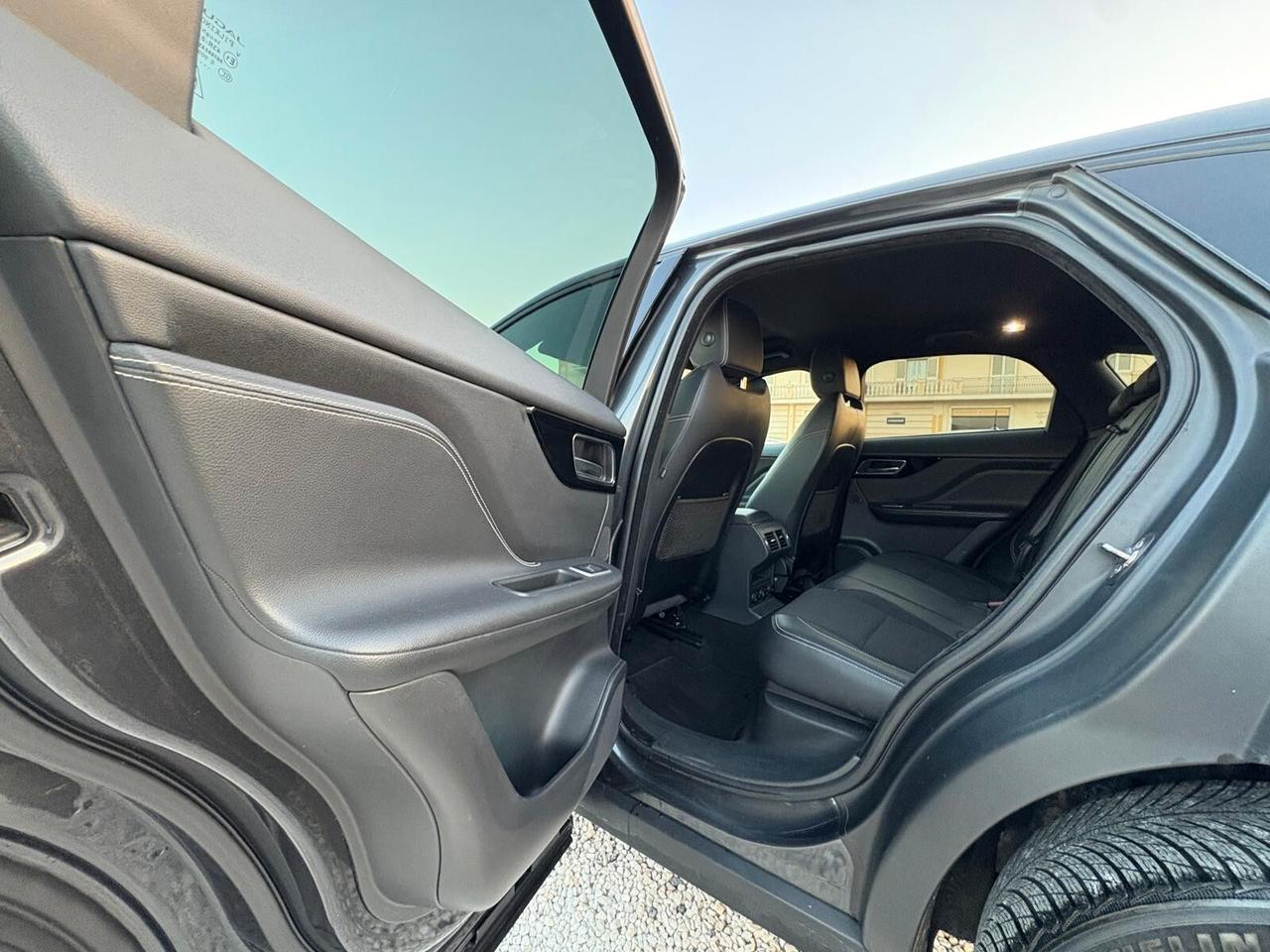 Jaguar F-Pace 2.0 D 180 CV aut. R-Sport