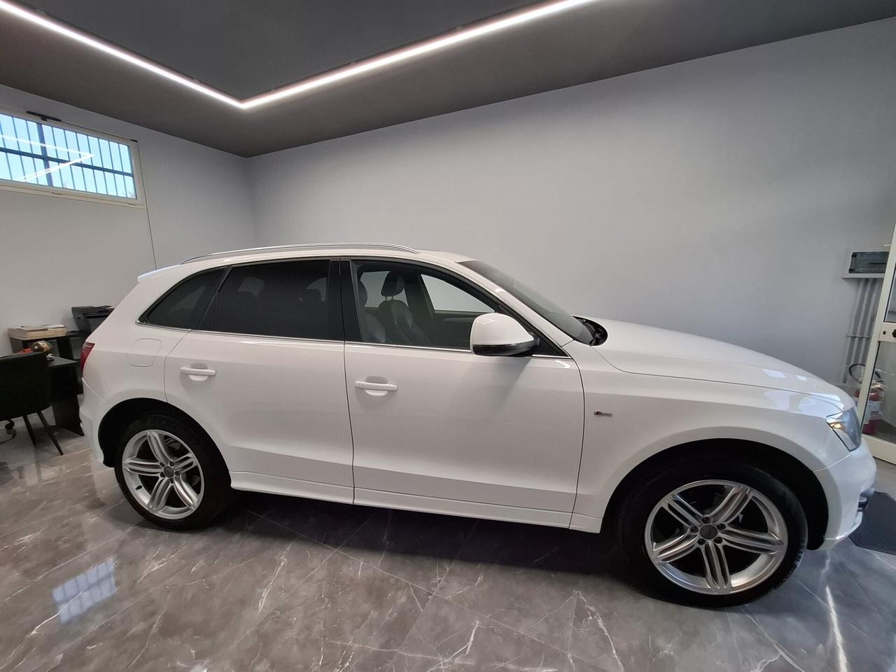 AUDI Q5 2.0 TDI 170 CV S line S tronic TETTO PANORAMICO APRIBILE.