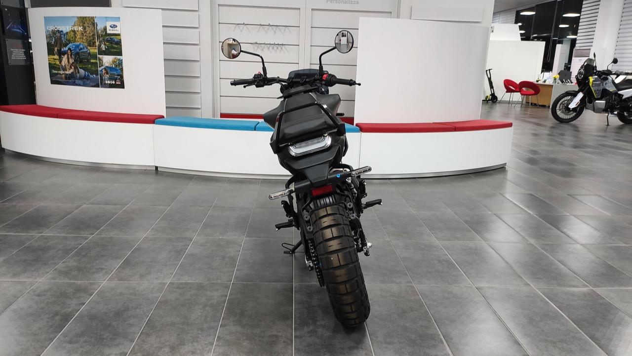 Husqvarna Svartpilen 125