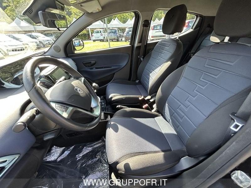 Lancia Ypsilon Ypsilon 1.0 FireFly 5 porte S&S Hybrid Platino