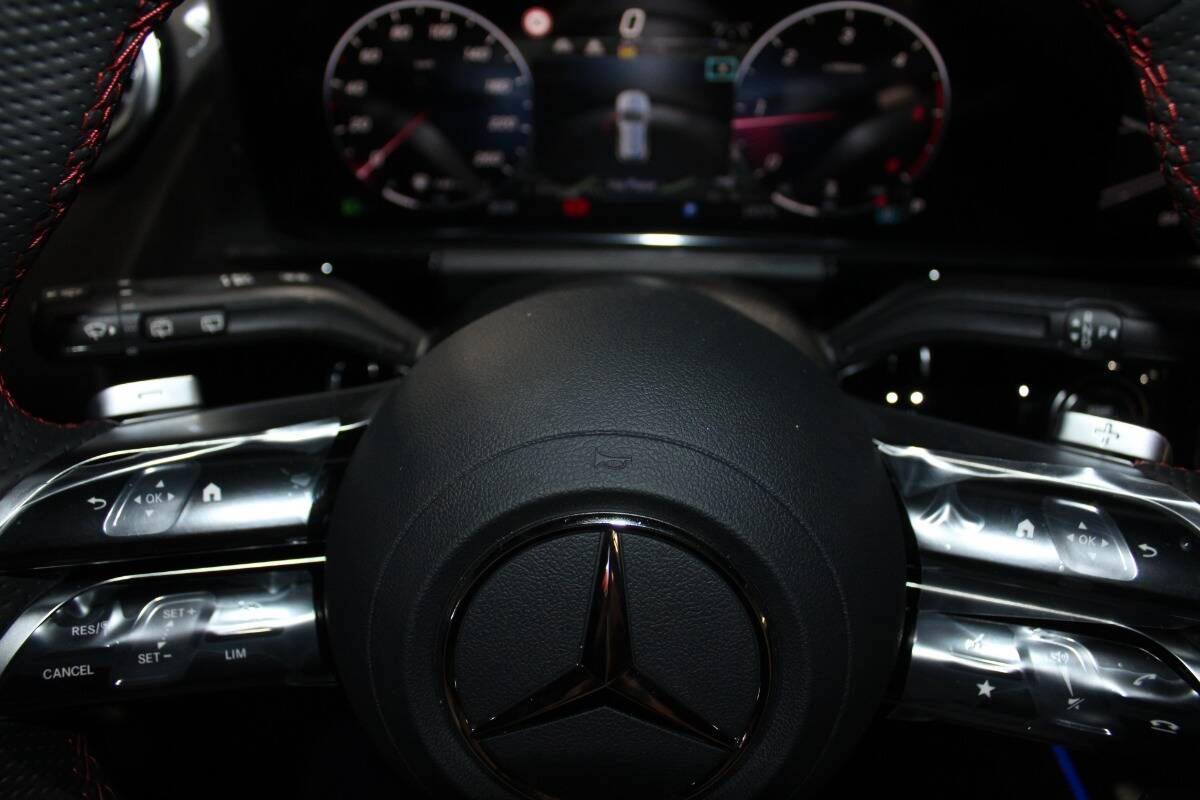 Mercedes Classe GLA 200 d AMG Line Premium auto Con TELECAMERA