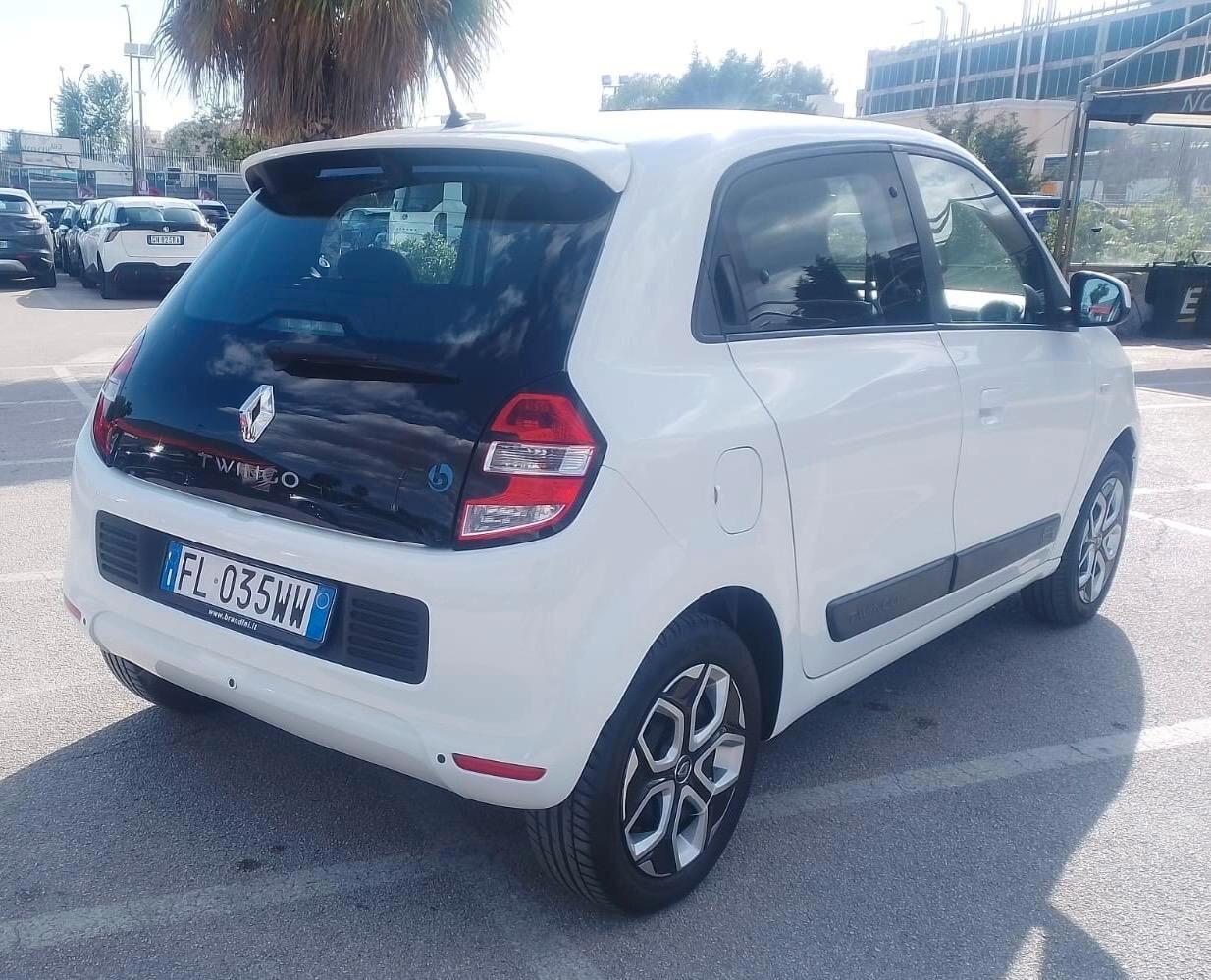 Renault Twingo TCe 90 CV EDC La Parisienne
