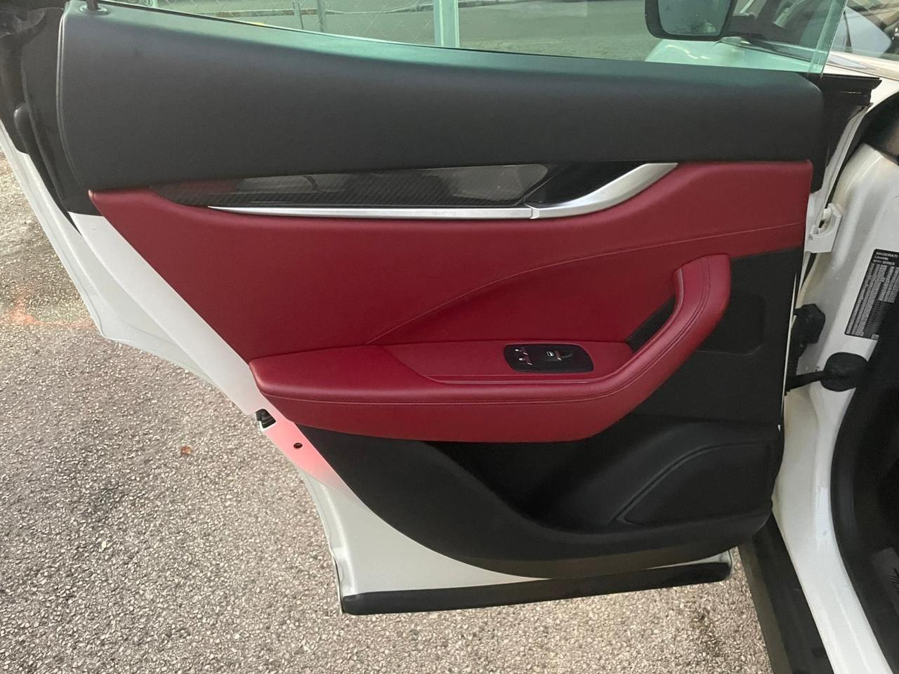 Maserati Levante - Tetto panoramico