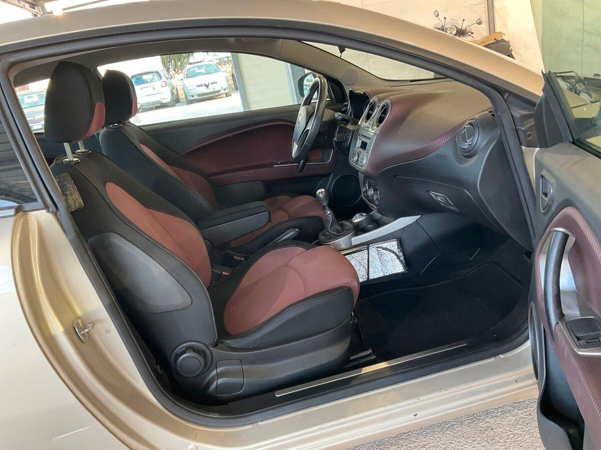 Alfa Romeo MiTo 1.6 JTDm 16V Distinctive Premium Pack