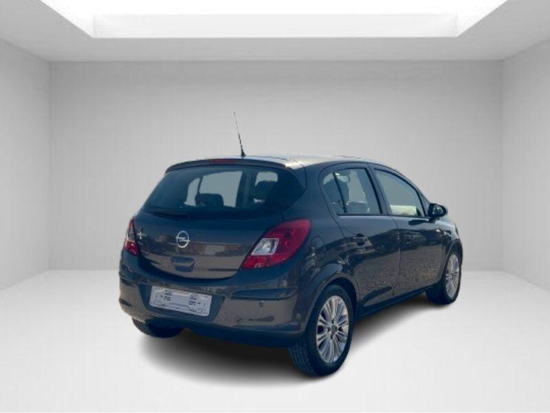 Opel Corsa 1.4 16V 5 porte Cosmo