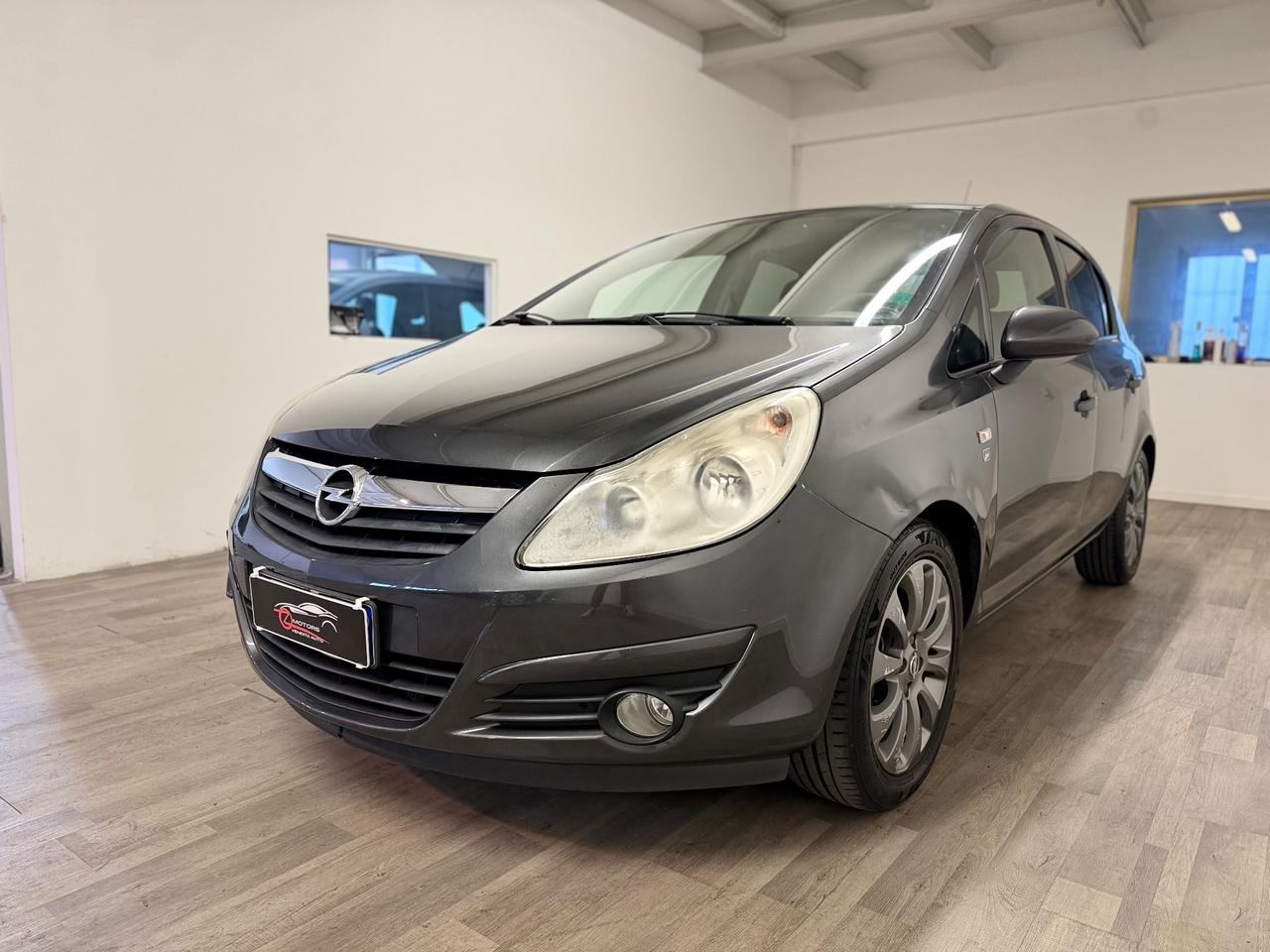 Opel Corsa 1.2 5 porte Cosmo NEOPATENTATI