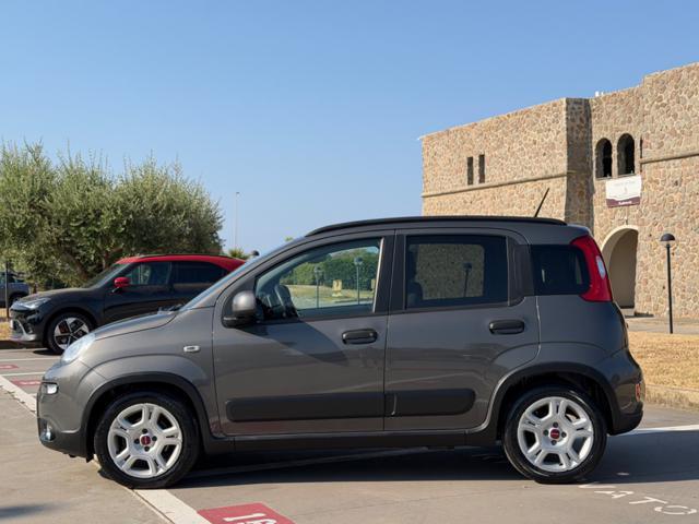 FIAT Panda 1.0 HYBRID CITY LIFE+CLIMATRONIC+SCHERMO+5POSTI