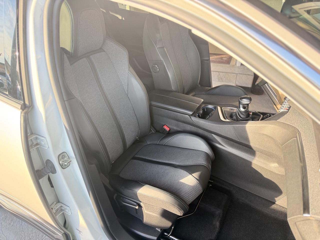 Peugeot 3008 BlueHDi 130 S&S Allure Pack
