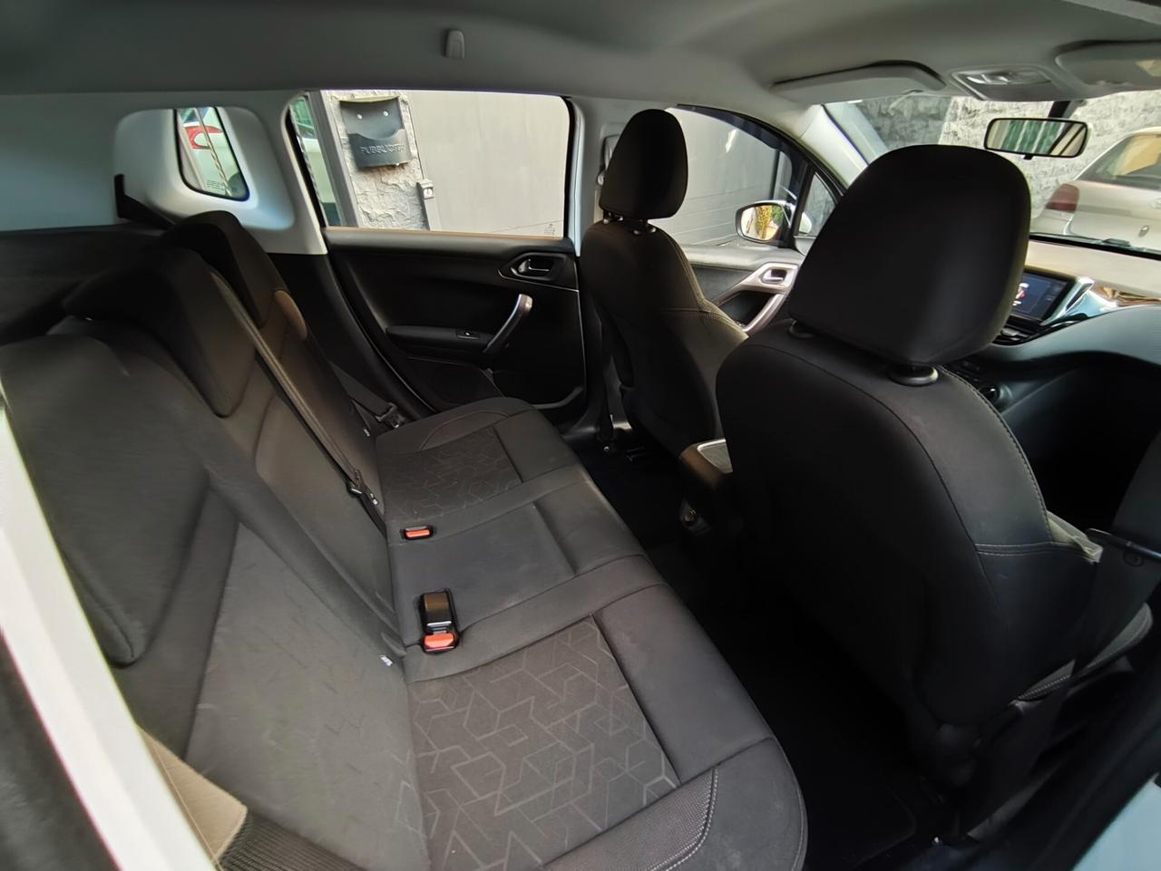 Peugeot 2008 BlueHDi 100 CV 2016
