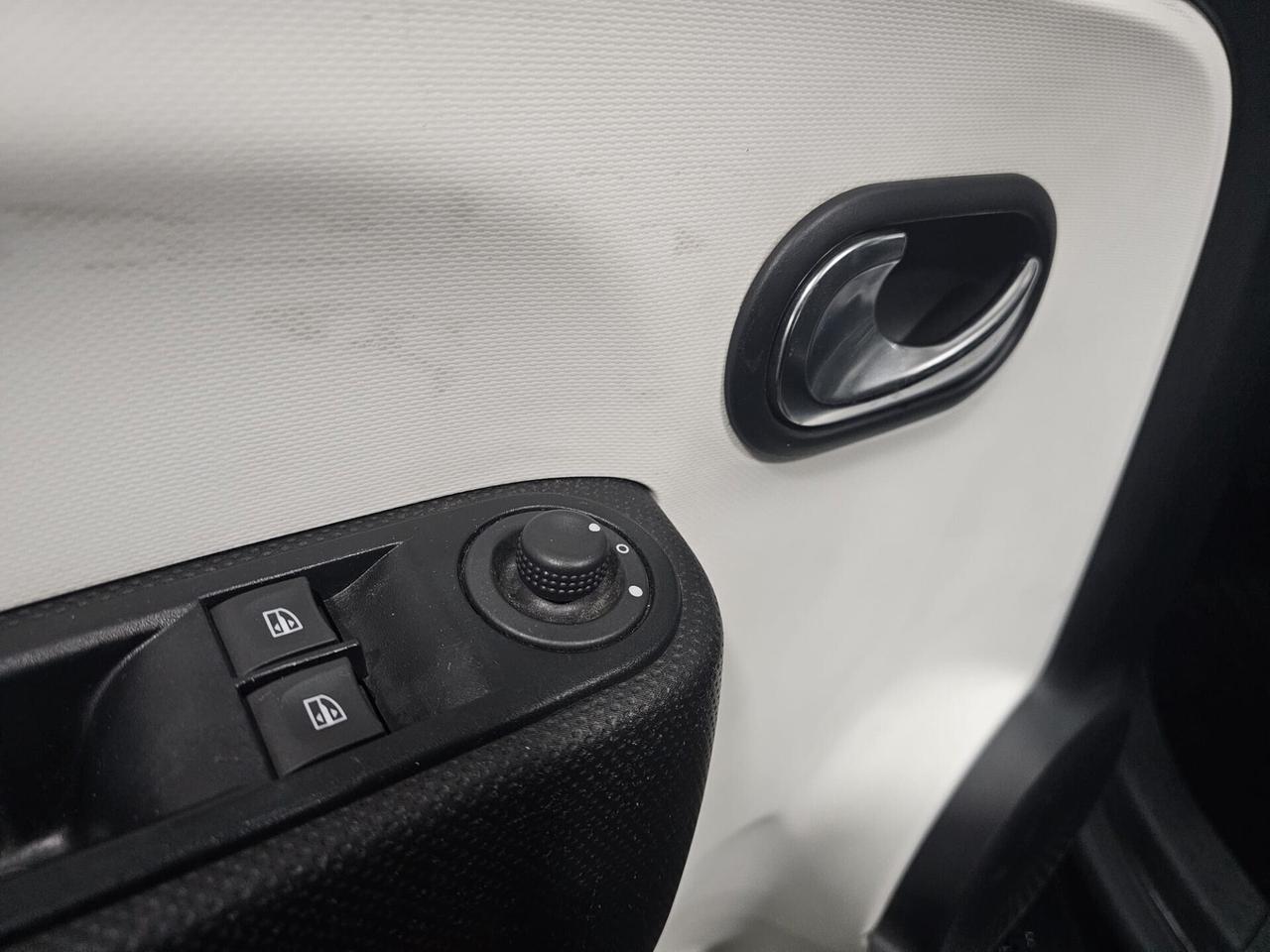 NUOVA RENAULT TWINGO INTENS TCe 0.9 BENZ 90CV TOTAL BLACK EDITION