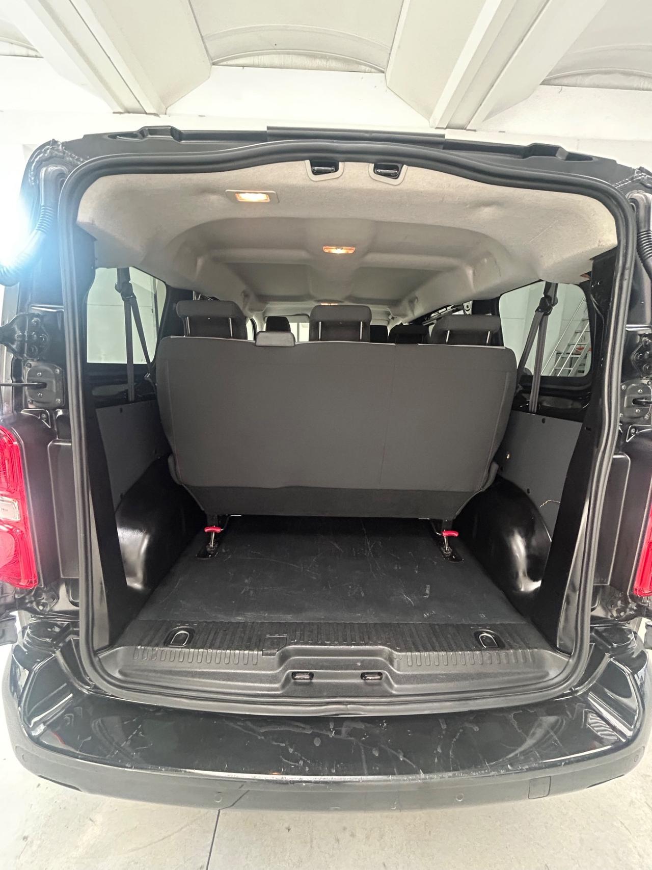 Peugeot Traveller BlueHDi 150 S&S Compact Business