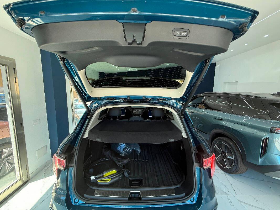 Lynk and Co 01 1.5 td phev auto