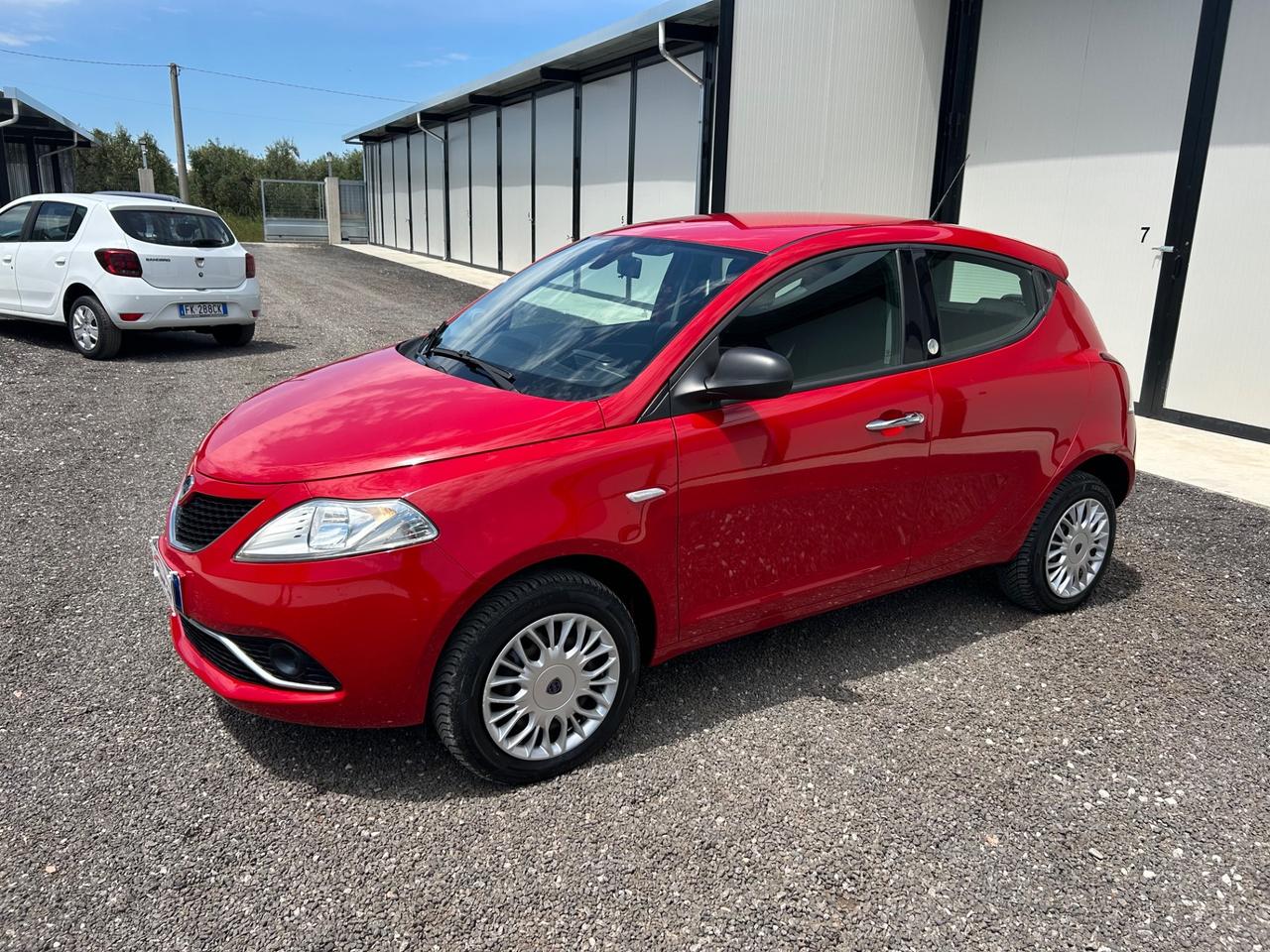 Lancia Ypsilon 0.9 TwinAir 85 CV 5 porte Metano Ecochic Platinum