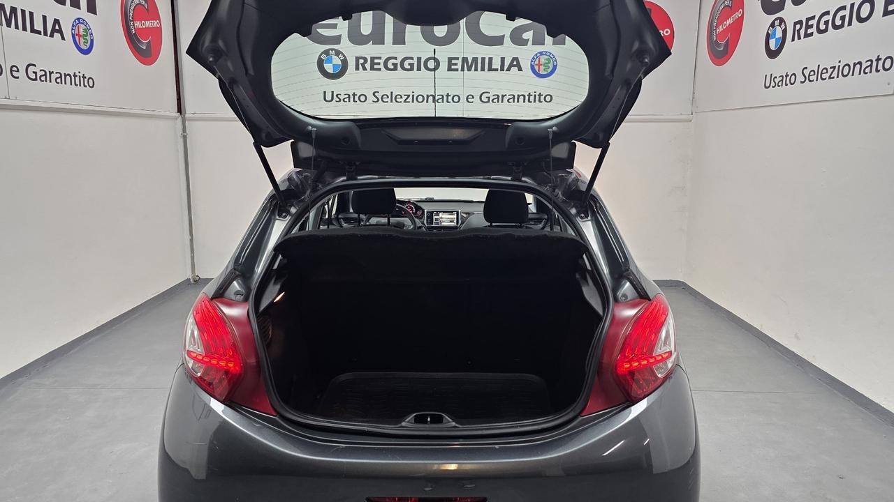 Peugeot 208 1.4 HDi 68 CV 5 porte Allure 07/2014 Neopatentati Euro 5B