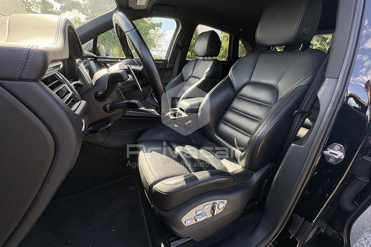 PORSCHE Macan 2.0 T