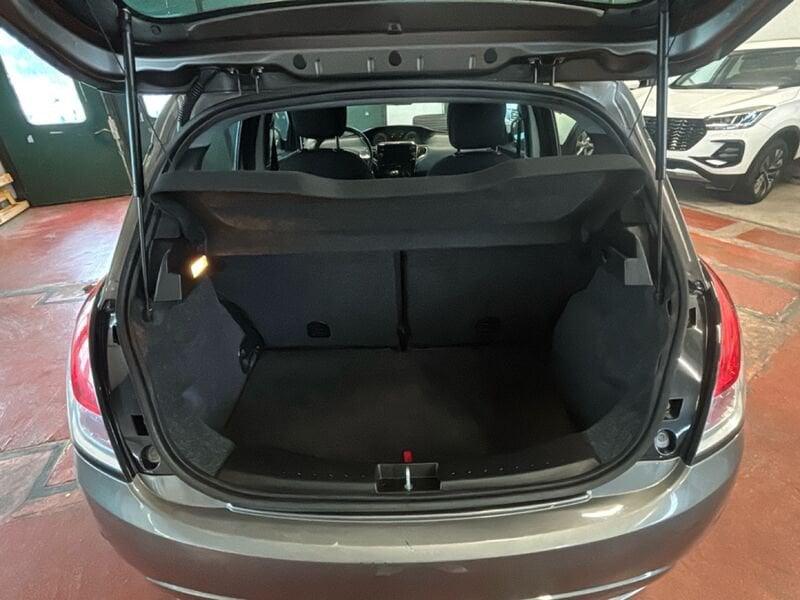 Lancia Ypsilon YPSILON 1.0 FireFly Hybrid 70cv