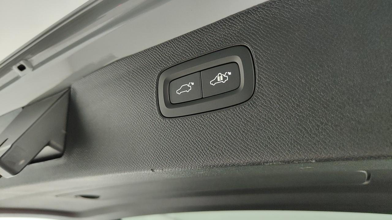 VOLVO XC90 2.0 b5 Plus Bright awd 7p.ti auto