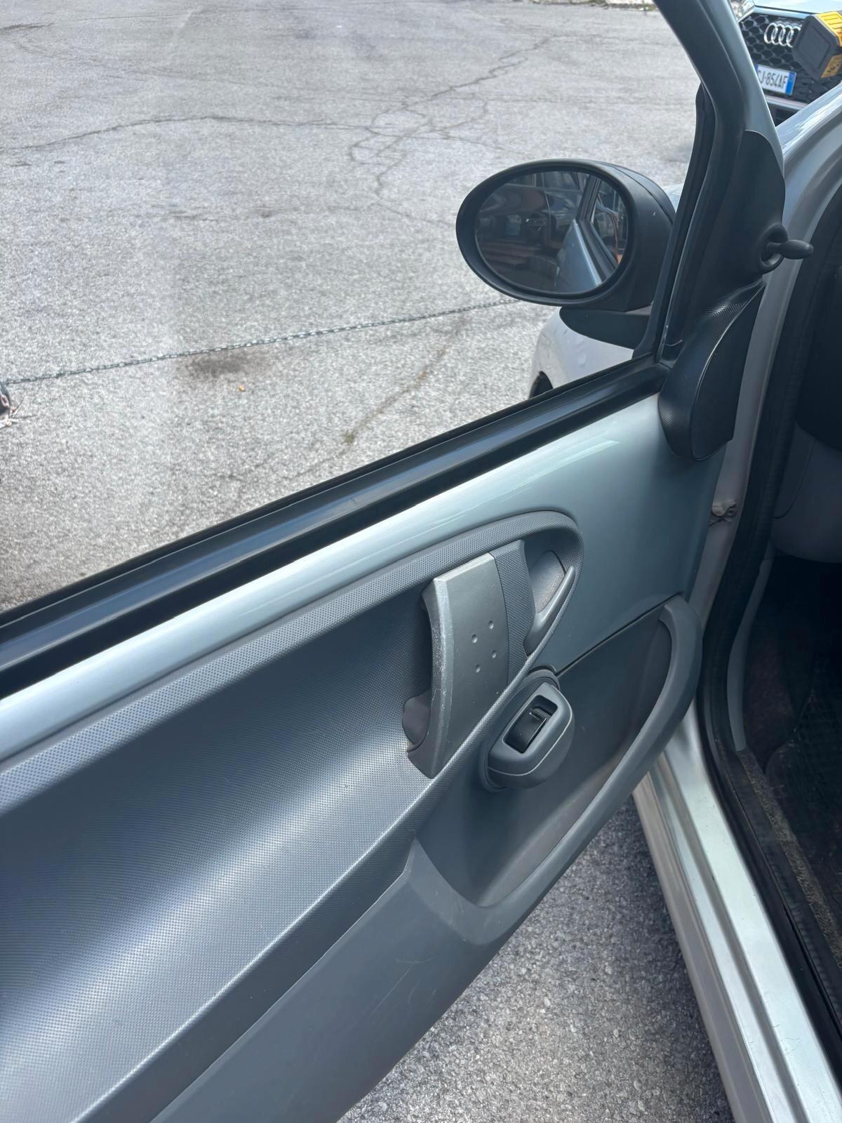 Peugeot 107 1.0 68CV 3p. Desir