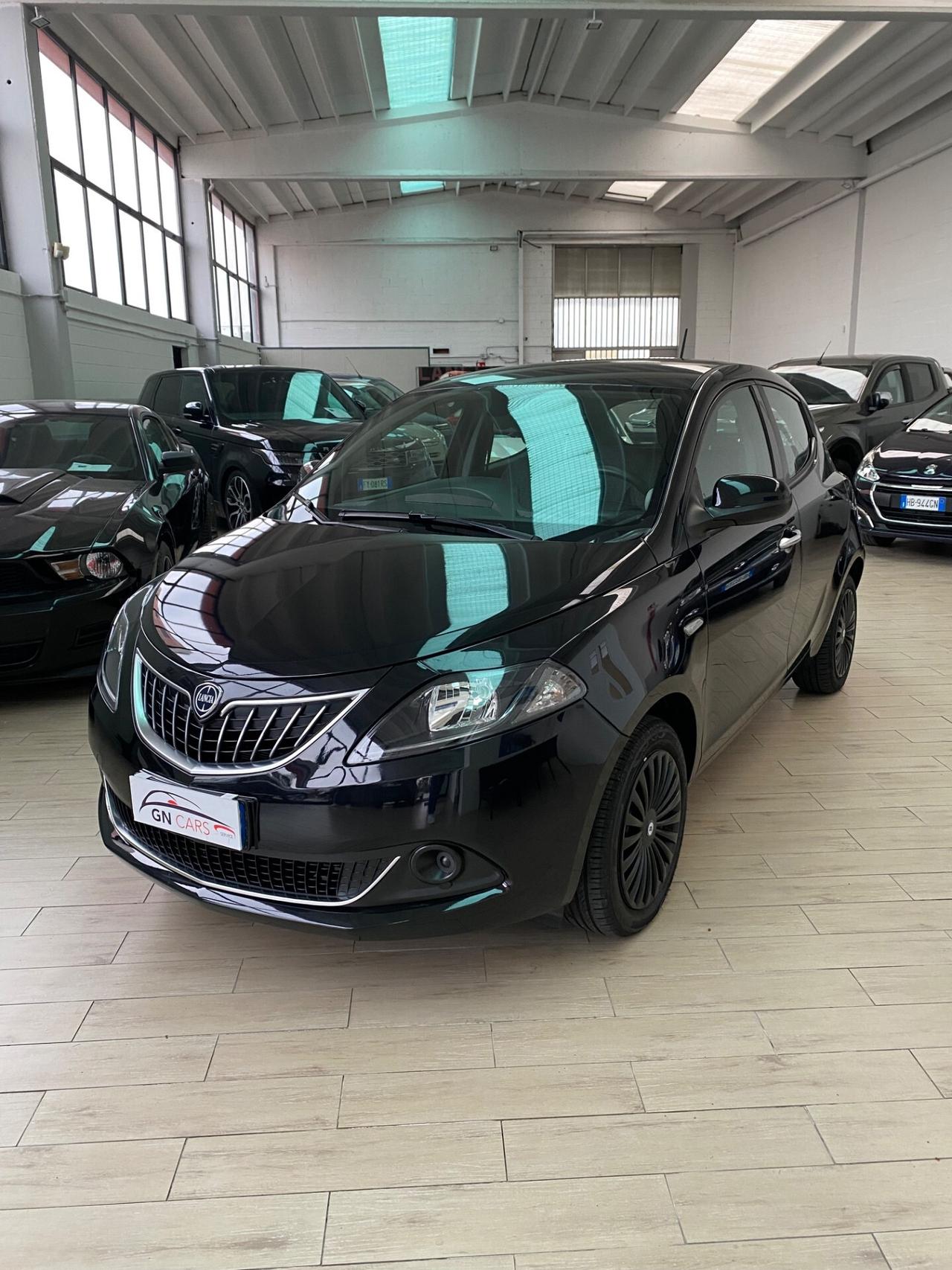 Lancia Ypsilon Hybrid Firefly