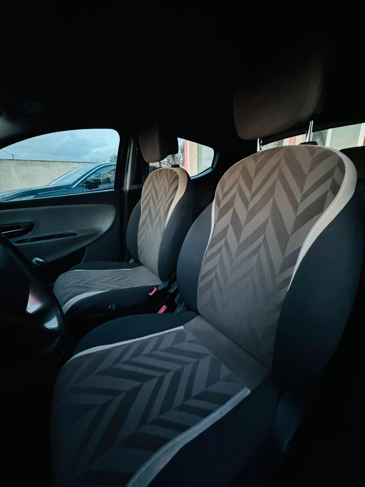 Lancia Ypsilon 1.3 MJT 16V 95 CV 5 porte S&S Gold