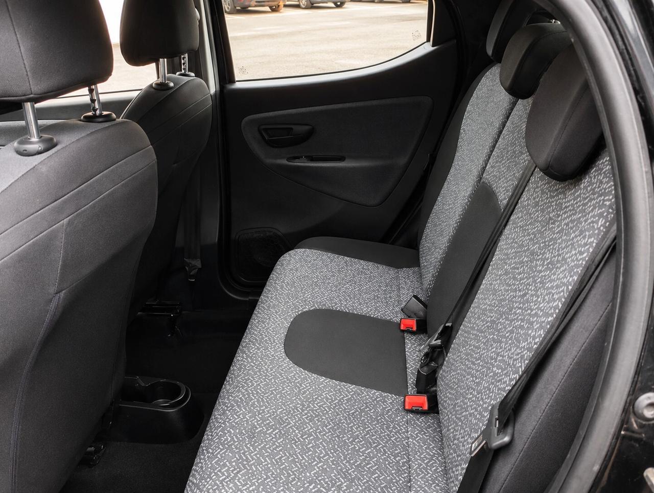 Lancia Ypsilon 1.0 FireFly 5 porte S&S Hybrid Silver