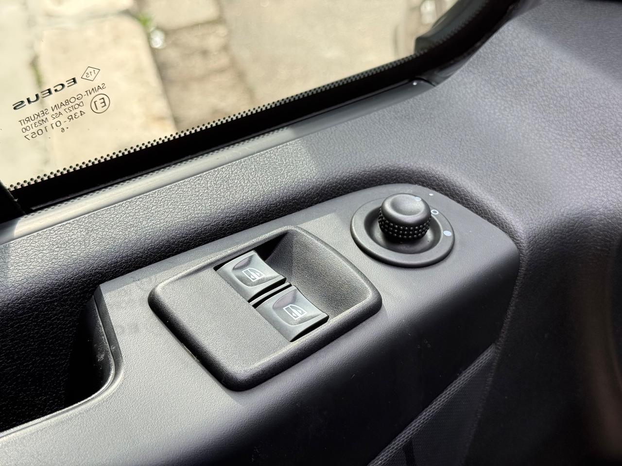 Opel Vivaro 1.6DCTI 125cv 9 Posti