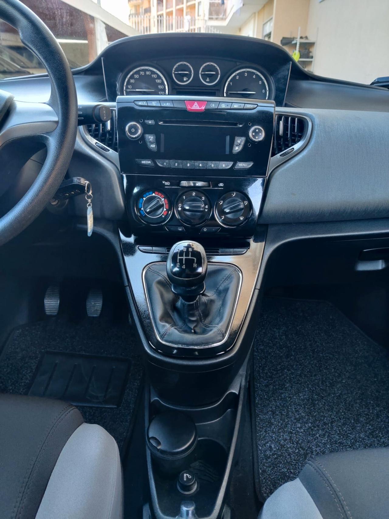 Lancia Ypsilon 1.2 Benzina