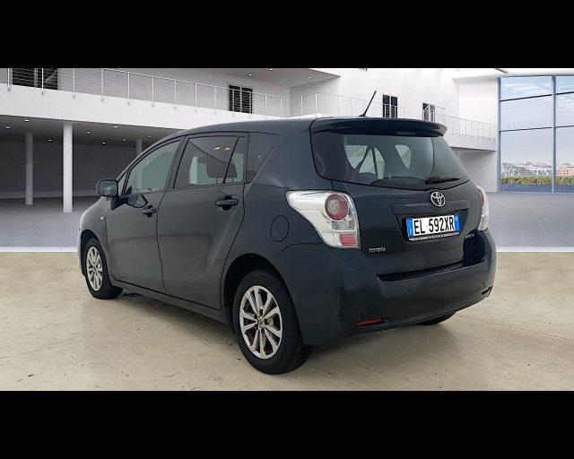 TOYOTA Verso 2.0d Active c/navi s/t.pan. 7p.ti mt