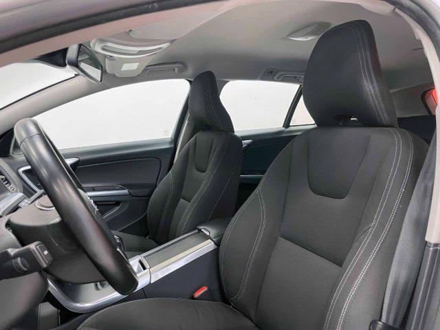 VOLVO V60 2.0 D2 MOMENTUM