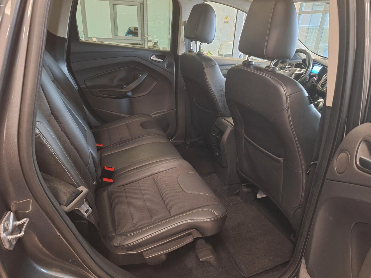 Ford Kuga 2.0 TDCI 150 CV S&S 4WD Powershift Titanium