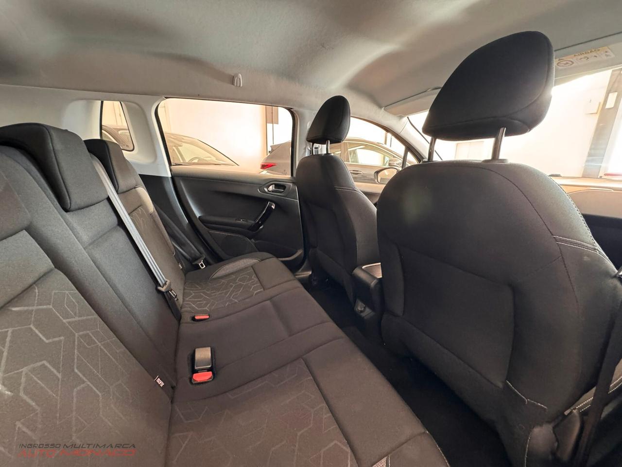 Peugeot 2008 BlueHDi 100cv Business 2019