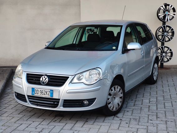 Volkswagen Polo 1.4/75CV 16V 5p. Sportline