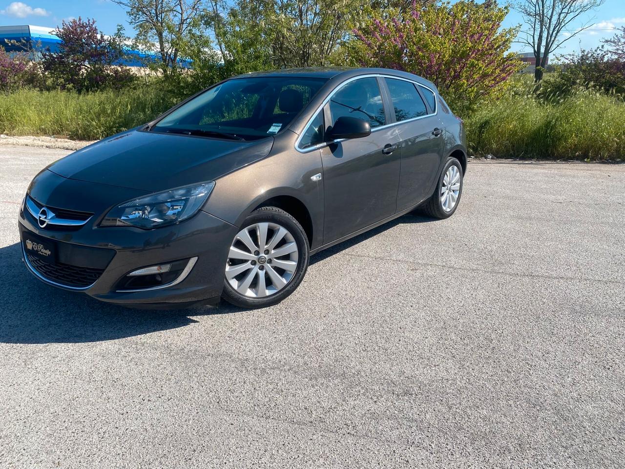 Opel Astra 1.4 Turbo 140CV 5 porte GPL Tech Cosmo