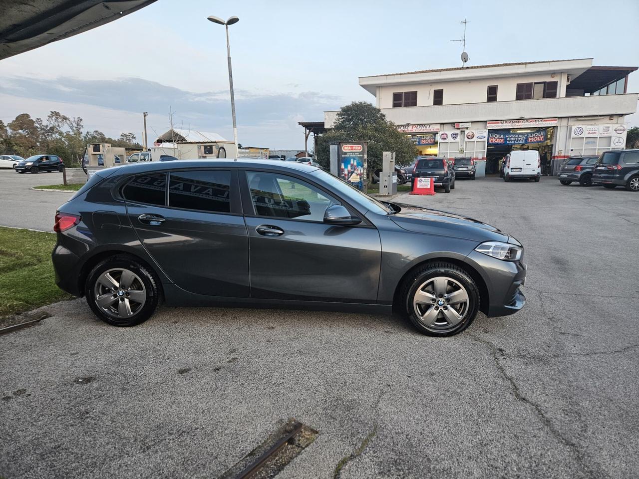 Bmw 116 116d 5p. Business Advantage