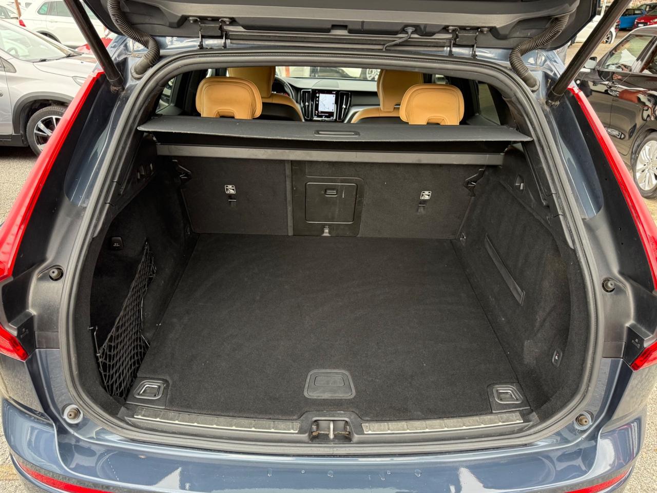 XC60 AWD Geartronic Business-unipro-rate-iva ESP -