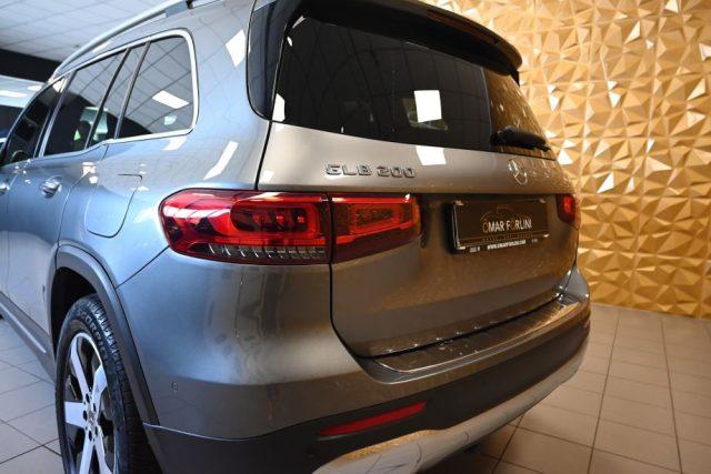 MERCEDES-BENZ GLB 200 AUTOMATIC SPORT 163CV NAVI LED 18"CAM GANCIO FULL!
