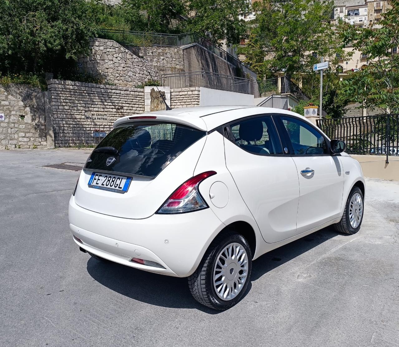 Lancia Ypsilon 1.2 69 CV 5 porte GPL Ecochic Gold